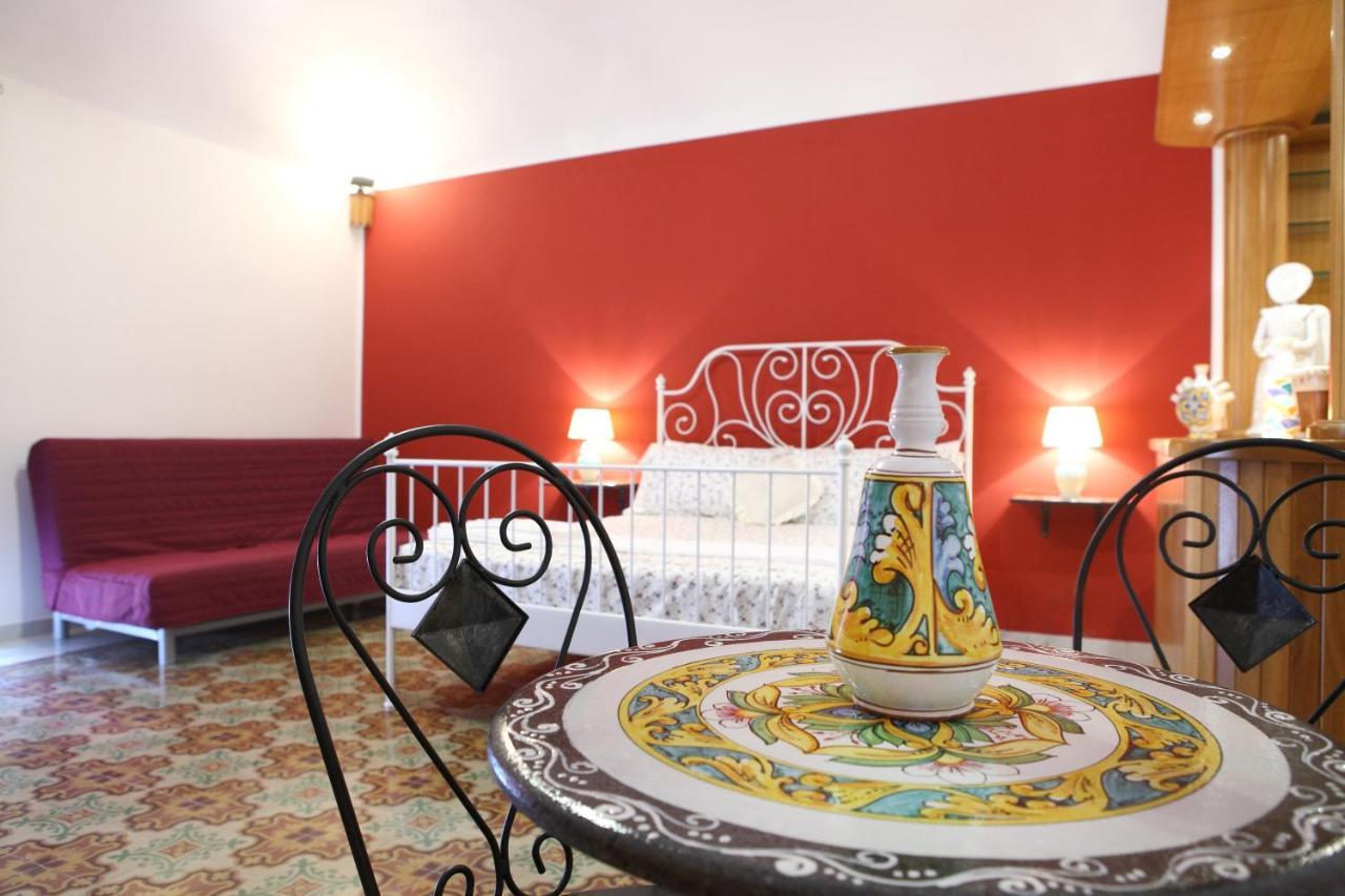 B&B Maia House Santo Stefano di Camastra Exteriér fotografie