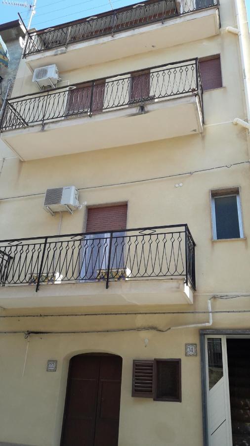 B&B Maia House Santo Stefano di Camastra Exteriér fotografie